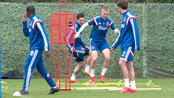 少年体育发 少年体育发